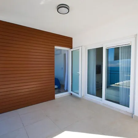 Villa With The Pool And Sea View, As You Can Have A Pleasant Time On Your Balcony *