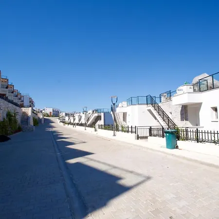 Villa With The Pool And Sea View, As You Can Have A Pleasant Time On Your Balcony Bogazici
